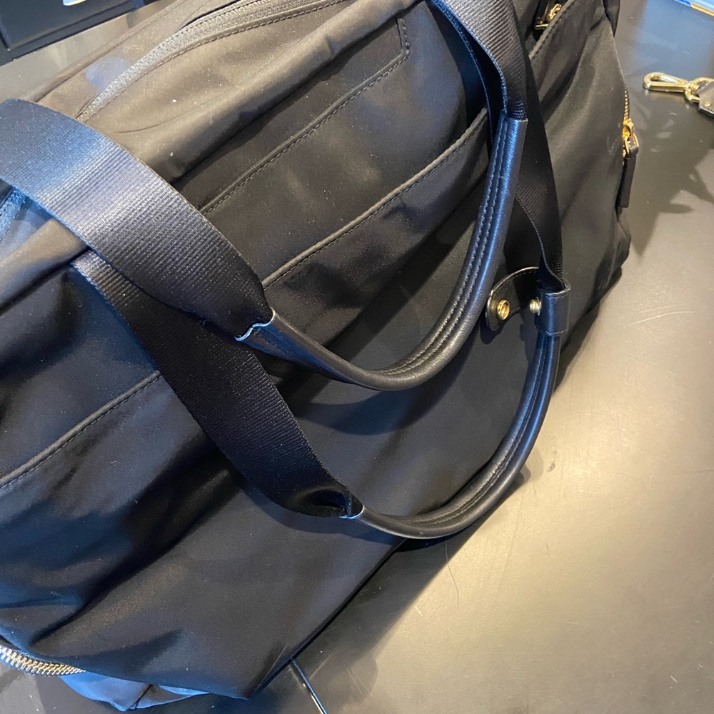 Tumi Black Travel Bag Sleek Modern Design